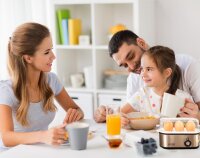 TZS First Austria Elektrischer Eierkocher 210W, 3 Eier, mit Messbecher und Pique-oeufs, f&uuml;r hartgekochte, weichgekochte, Eier