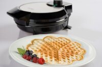 TZS First Austria Waffeleisen 700 W, Herzwaffeleisen, Antihaftbeschichtung, &Atilde;&oelig;berlaufschutz, Schwarz Edelstahl