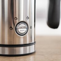 TZS First Austria Milchaufsch&auml;umer elektrisch, automatischer Milchsch&auml;umer, 550W, f&uuml;r Milchschaum hei&szlig; und kalt, 4 voreingestellte Programme